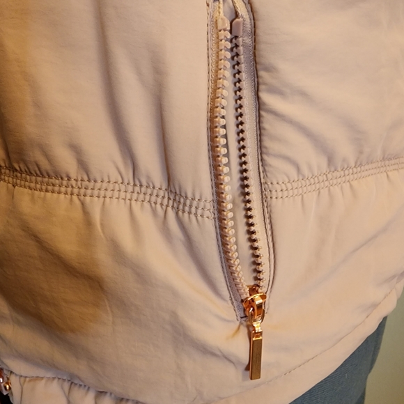 Pink jersey-lined puffer vest with hood, soft and comfy! - M - Picture 5 of 11